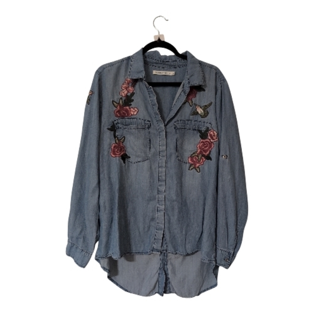 Standard Grace Blue High-low Chambray Denim Shirt with  Floral/Bird Design - Picture 2 of 9